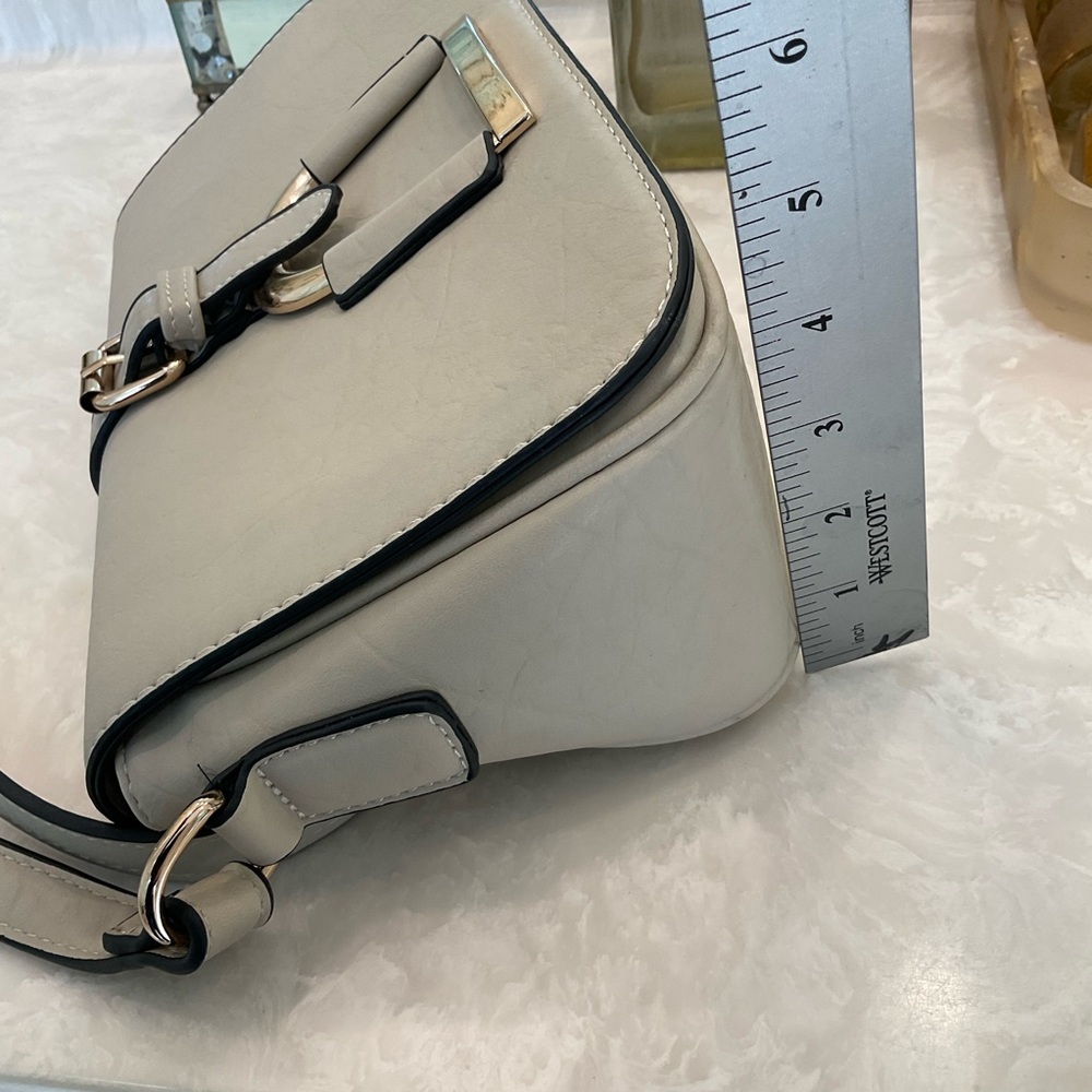 Miztique taupe shoulder-bag with gold horse stirrup detail, NWOT, midsize - Picture 14 of 15